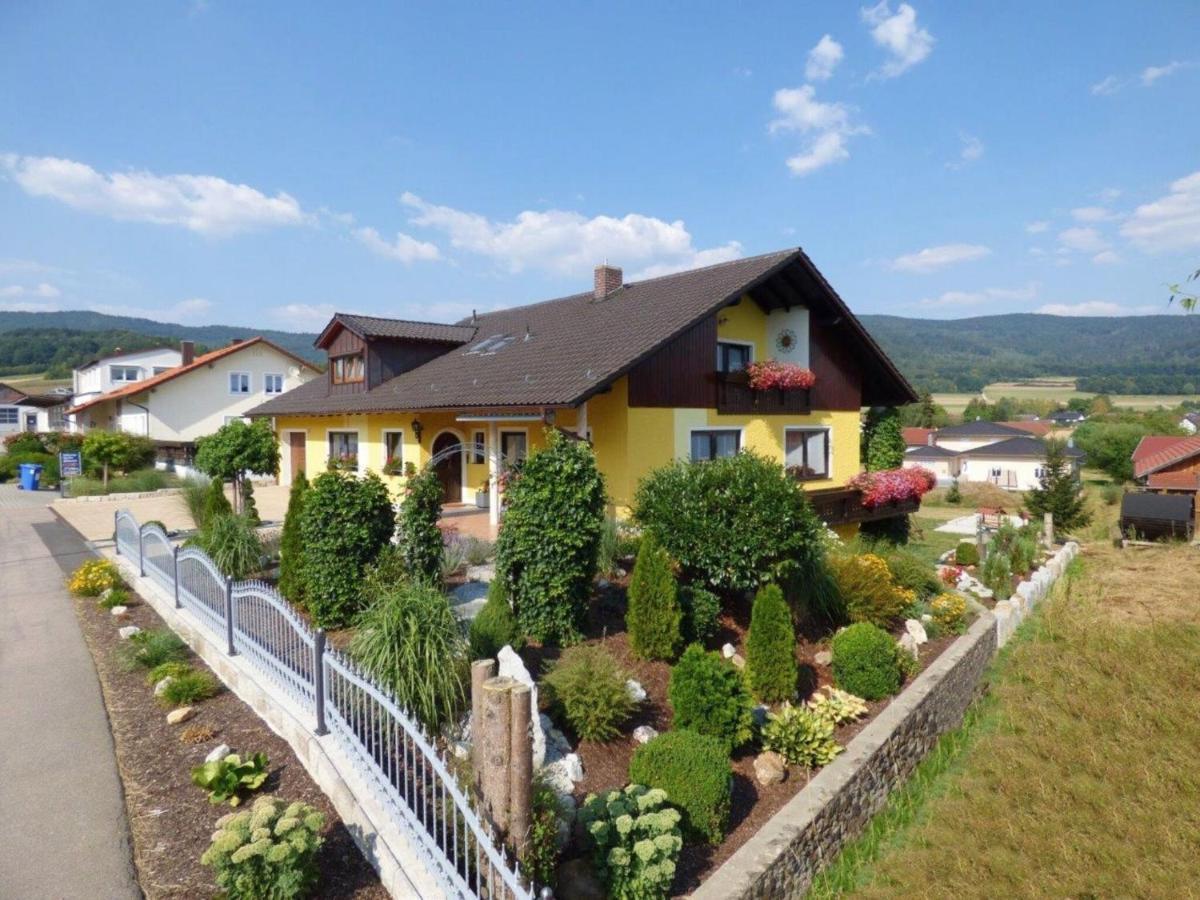 Scenic Apartment With Balcony Garden Deckchairs Barbecue Gleißenberg 外观 照片